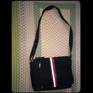 Tommy Hilfiger Canvas Men’s Messenger Bag
